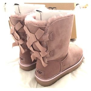 Brand New Bailey Bow Uggs in DUSK